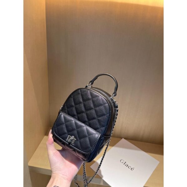 Diamond chain backpack